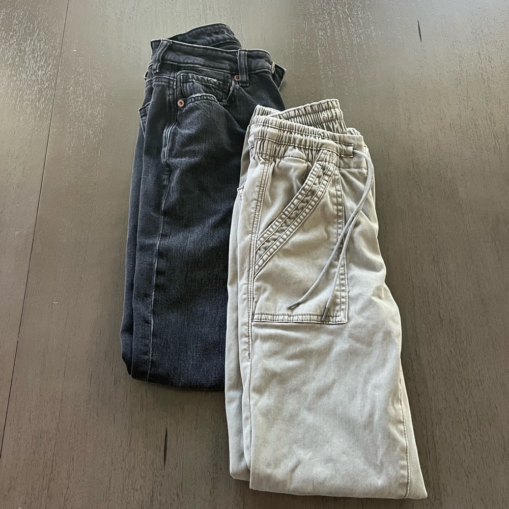 2 Pairs American Eagle Pants, Army Green Cargo Size 0, Black Denim Size 00, Good